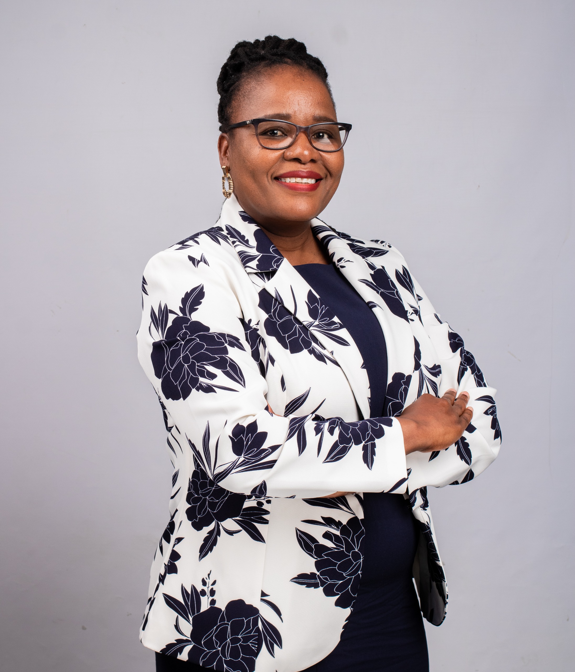 Dr Tholakele Mngometulu